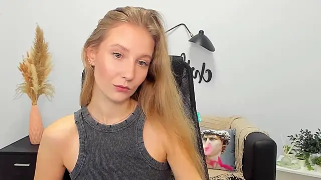 Snapshot of LolaWilsons chatting on January 29, 2025, 9:23 am LolaWilsons online show from January 29, 2025, 9:23 am