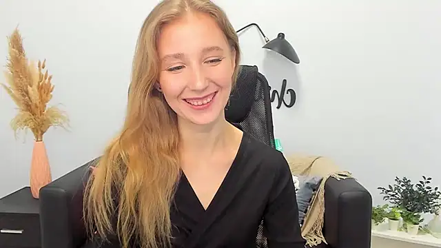 Snapshot of LolaWilsons chatting on February 27, 2025, 9:22 am LolaWilsons online show from February 27, 2025, 9:22 am