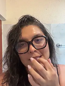 daniela moreno- online show from May 3, 2026, 5:08 pm