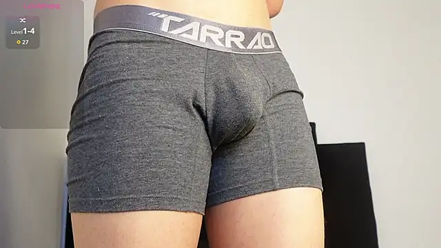 MarcoAlexLatino online show from November 29, 2025, 3:31 am