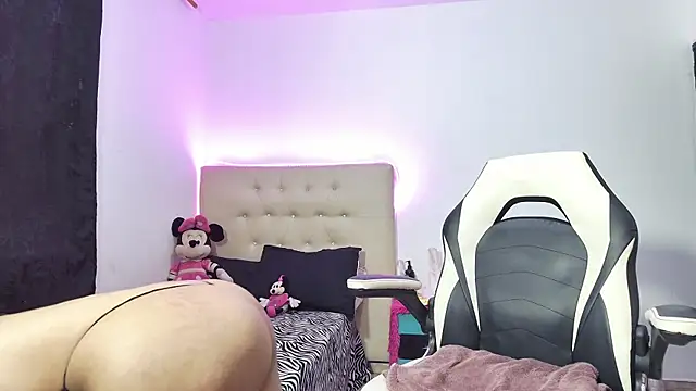 Isis brown7 online show from February 21, 2025, 10:48 pm