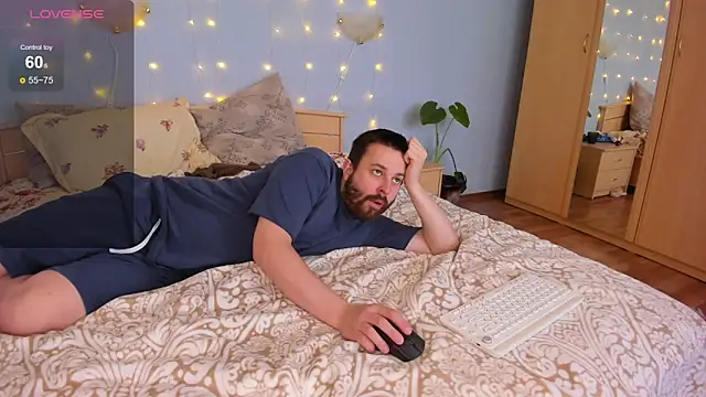 NikkiNSerdron online show from January 15, 2025, 8:09 am