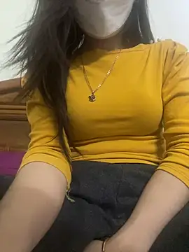 Snapshot of Tuongvy05 chatting on January 1, 2025, 6:06 pm Tuongvy05 online show from January 1, 2025, 6:06 pm