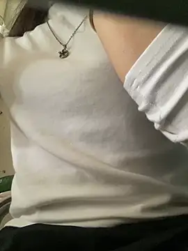 Snapshot of Tuongvy05 chatting on January 3, 2025, 5:50 am Tuongvy05 online show from January 3, 2025, 5:50 am