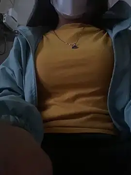 Snapshot of Tuongvy05 chatting on January 14, 2025, 2:00 pm Tuongvy05 online show from January 14, 2025, 2:00 pm