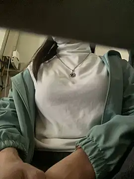 Snapshot of Tuongvy05 chatting on January 18, 2025, 2:25 am Tuongvy05 online show from January 18, 2025, 2:25 am