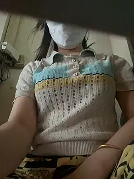 Snapshot of Tuongvy05 chatting on March 4, 2025, 6:39 pm Tuongvy05 online show from March 4, 2025, 6:39 pm