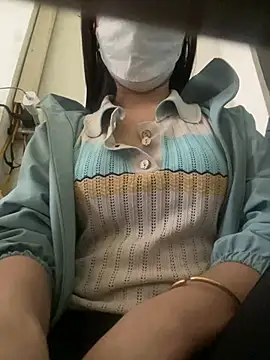 Snapshot of Tuongvy05 chatting on March 7, 2025, 5:51 am Tuongvy05 online show from March 7, 2025, 5:51 am