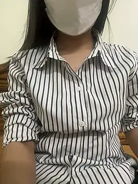 Snapshot of Tuongvy05 chatting on March 11, 2025, 6:00 am Tuongvy05 online show from March 11, 2025, 6:00 am