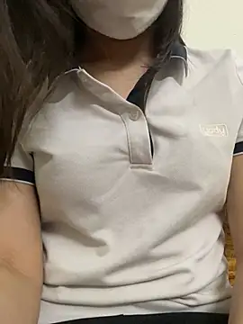 Snapshot of Tuongvy05 chatting on March 17, 2025, 8:29 am Tuongvy05 online show from March 17, 2025, 8:29 am