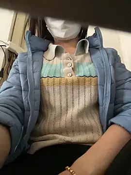 Snapshot of Tuongvy05 chatting on March 22, 2025, 5:28 am Tuongvy05 online show from March 22, 2025, 5:28 am