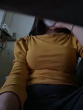 Snapshot of Tuongvy05 chatting on March 22, 2025, 5:31 pm Tuongvy05 online show from March 22, 2025, 5:31 pm