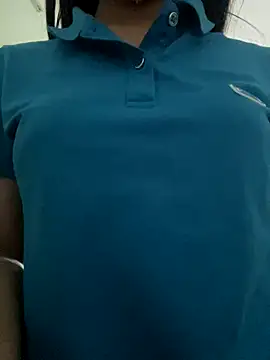 Snapshot of Tuongvy05 chatting on November 10, 2025, 8:46 am Tuongvy05 online show from November 10, 2025, 8:46 am