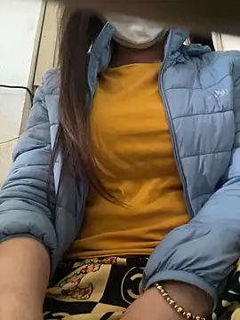 Snapshot of Tuongvy05 chatting on December 1, 2025, 8:08 am Tuongvy05 online show from December 1, 2025, 8:08 am