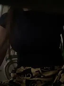 Snapshot of Tuongvy05 chatting on December 14, 2025, 8:30 am Tuongvy05 online show from December 14, 2025, 8:30 am