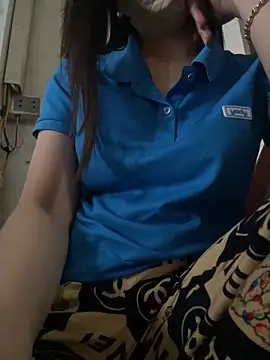 Snapshot of Tuongvy05 chatting on March 7, 2026, 7:05 am Tuongvy05 online show from March 7, 2026, 7:05 am