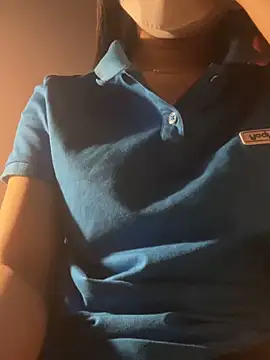 Snapshot of Tuongvy05 chatting on April 1, 2026, 4:15 pm Tuongvy05 online show from April 1, 2026, 4:15 pm