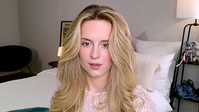 RozzitaBedberry online show from November 9, 2025, 1:31 pm