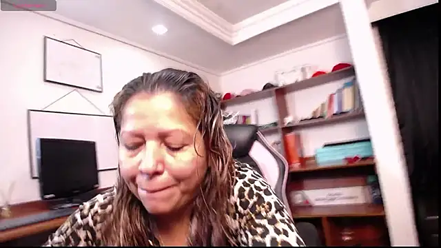 Snapshot of LiaTaylorr chatting on March 5, 2026, 12:01 pm LiaTaylorr online show from March 5, 2026, 12:01 pm