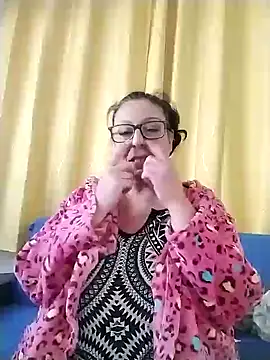 Snapshot of Anais-Te-La-Como chatting on December 12, 2024, 11:07 am Anais-Te-La-Como online show from December 12, 2024, 11:07 am
