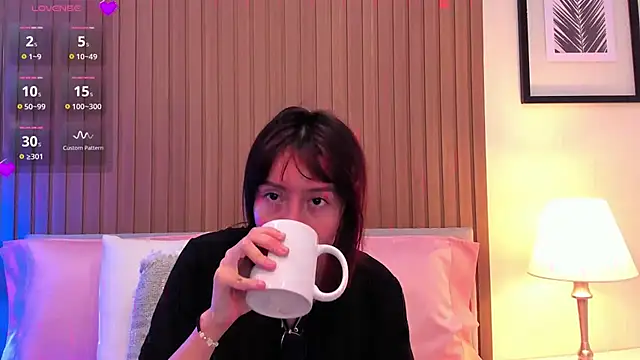 lizzy davis 1 online show from January 12, 2025, 4:00 am