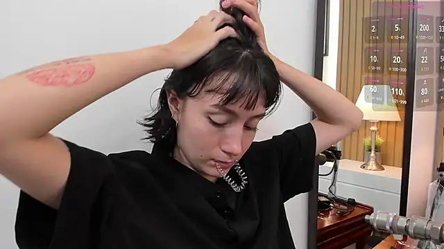 lizzy davis 1 online show from November 28, 2025, 3:31 am