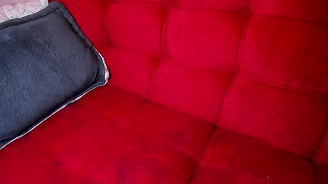 Snapshot of ohpetitemuse chatting on December 24, 2024, 5:13 pm ohpetitemuse online show from December 24, 2024, 5:13 pm