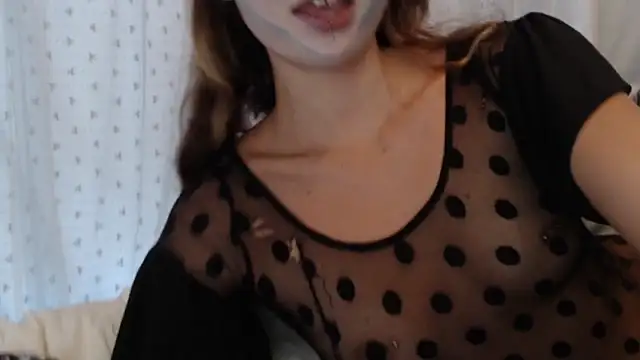 Snapshot of fern4ever chatting on October 30, 2025, 11:38 pm fern4ever online show from October 30, 2025, 11:38 pm