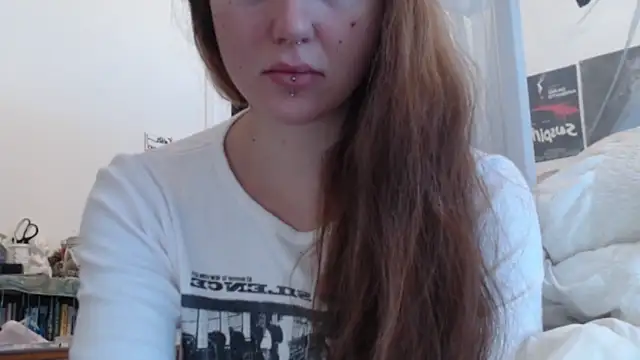 Snapshot of fern4ever chatting on December 4, 2025, 11:02 pm fern4ever online show from December 4, 2025, 11:02 pm