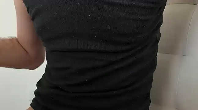 Snapshot of YoungHairyBi chatting on February 13, 2025, 2:42 pm YoungHairyBi online show from February 13, 2025, 2:42 pm