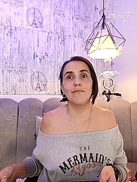 IsisBlake online show from November 24, 2025, 6:40 pm