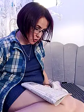 Snapshot of IsisBlake chatting on November 26, 2025, 10:38 am IsisBlake online show from November 26, 2025, 10:38 am