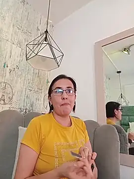 IsisBlake online show from February 3, 2026, 6:40 am