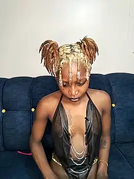 Snapshot of Sexyvyee_ chatting on March 18, 2025, 6:37 pm Sexyvyee  online show from March 18, 2025, 6:37 pm