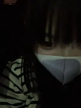 Snapshot of Mia--meow chatting on March 22, 2025, 4:15 pm Mia--meow online show from March 22, 2025, 4:15 pm