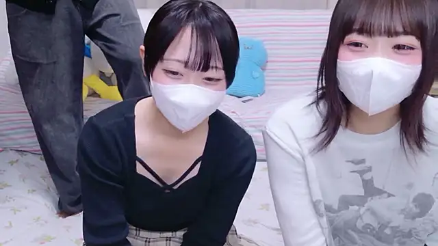 Snapshot of Mia--meow chatting on November 1, 2025, 11:56 am Mia--meow online show from November 1, 2025, 11:56 am