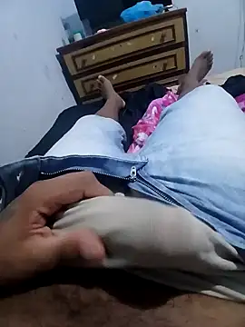 Snapshot of morenogts69 chatting on January 24, 2025, 11:37 am morenogts69 online show from January 24, 2025, 11:37 am