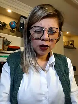 Snapshot of Cata_Office-12 chatting on January 14, 2025, 7:32 pm Cata Office-12 online show from January 14, 2025, 7:32 pm