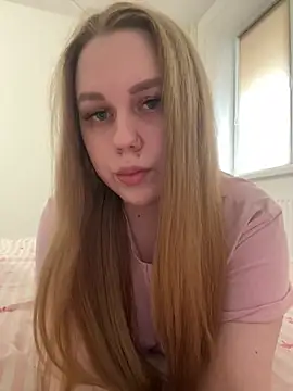 Snapshot of Marylallka5 chatting on May 12, 2026, 2:14 pm Marylallka5 online show from May 12, 2026, 2:14 pm