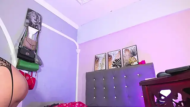 sexy-luna-star-ts online show from December 17, 2025, 11:33 pm