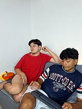 Snapshot of _Ottis_ chatting on October 24, 2025, 12:08 am Ottis online show from October 24, 2025, 12:08 am