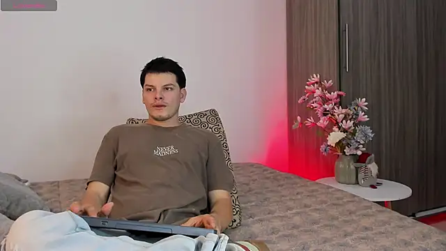  Ottis  online show from February 12, 2026, 11:00 pm