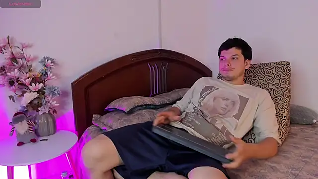  Ottis  online show from March 6, 2026, 11:01 pm