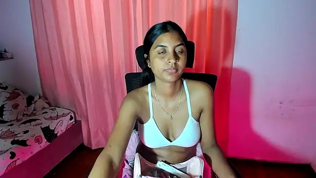 Snapshot of FalakRese chatting on September 8, 2025, 7:35 pm FalakRese online show from September 8, 2025, 7:35 pm