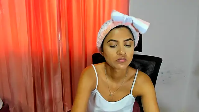 Snapshot of FalakRese chatting on October 4, 2025, 7:12 pm FalakRese online show from October 4, 2025, 7:12 pm