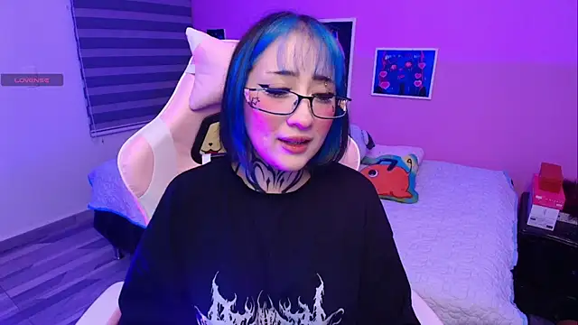 Snapshot of Miwa_violet chatting on May 2, 2026, 2:38 am Miwa violet online show from May 2, 2026, 2:38 am