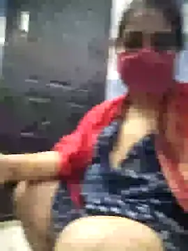 Snapshot of kirti__arora chatting on December 8, 2024, 10:47 pm kirti arora online show from December 8, 2024, 10:47 pm