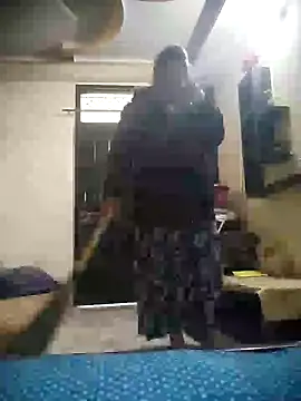 Snapshot of kirti__arora chatting on February 1, 2025, 6:00 am kirti arora online show from February 1, 2025, 6:00 am