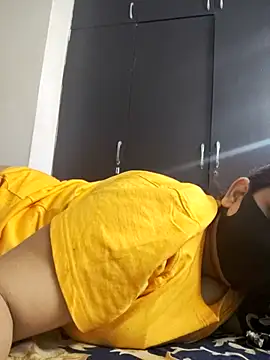 Snapshot of kirti__arora chatting on September 21, 2025, 9:44 am kirti arora online show from September 21, 2025, 9:44 am