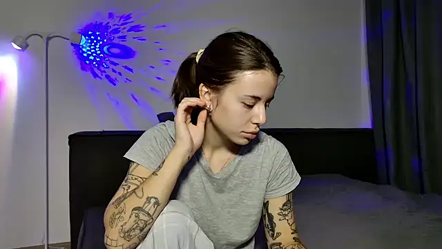 MazzyDoll online show from November 26, 2025, 5:52 am